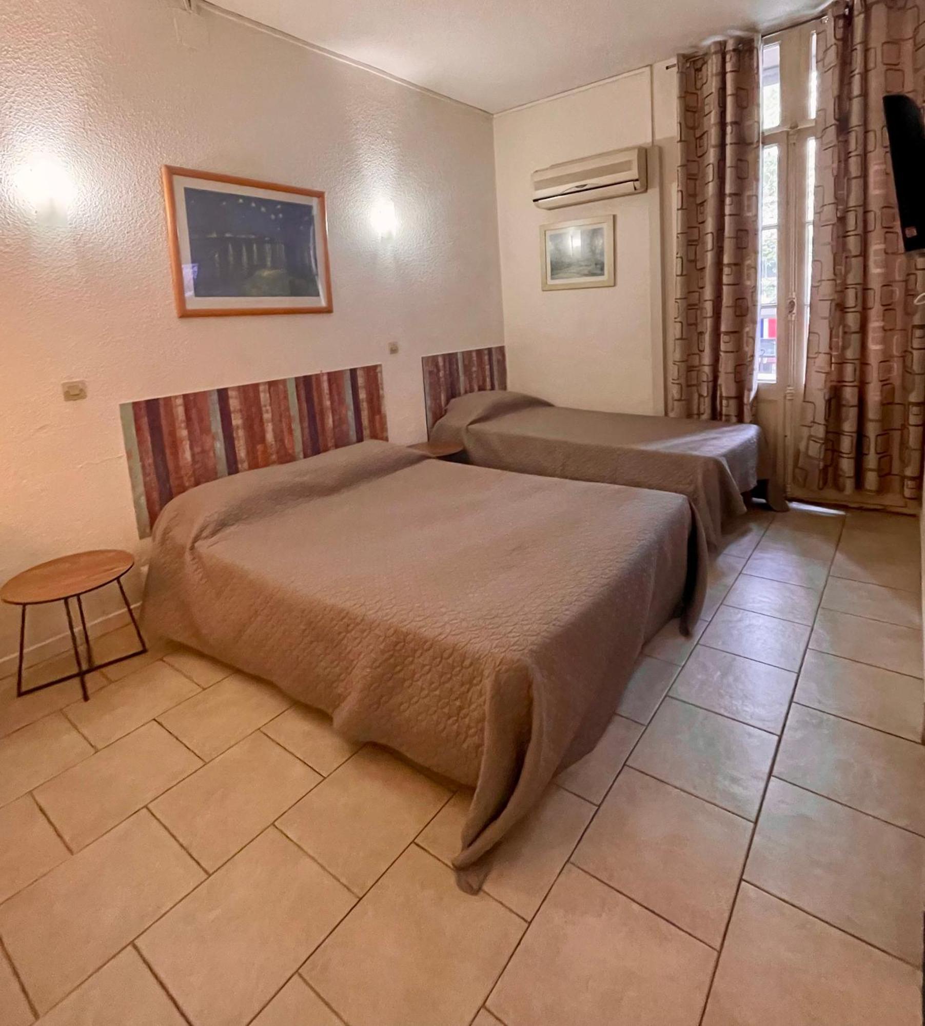 Hotel Alexander Perpignan Exteriör bild